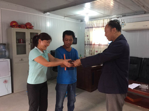 “金秋助學”，礦建二公司在行動