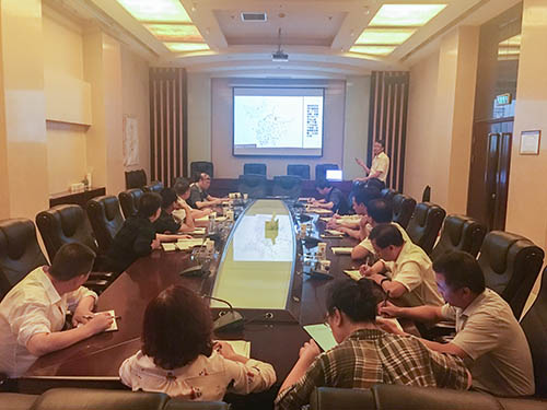 建設(shè)集團董事長寧興剛主持召開合作項目研討會