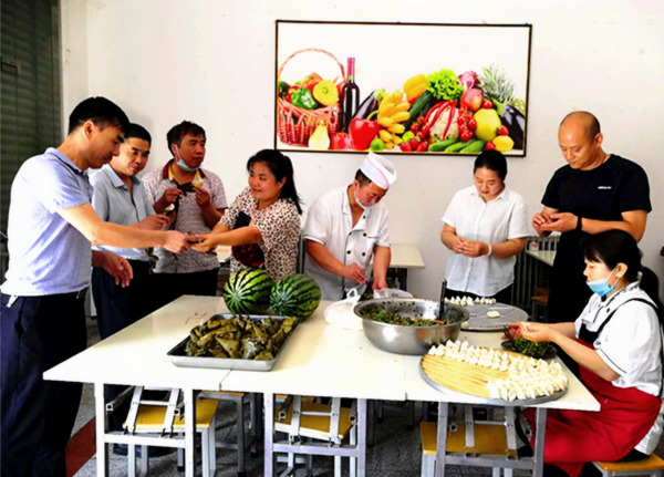 陜煤建設礦建三公司開展“端午粽飄香 溫暖職工情”主題活動