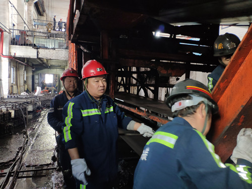 陜煤建設機電安裝公司：堅守崗位 守護不變的“年味”