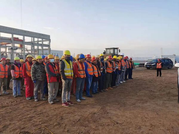 陜煤天工公司土建十七項目部施工的榆林化學項目整裝重發