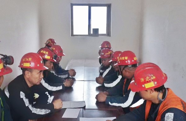 陜煤建設(shè)洗選煤第三項(xiàng)目部：“三抓手”強(qiáng)化班組管理，夯實(shí)安全堡壘