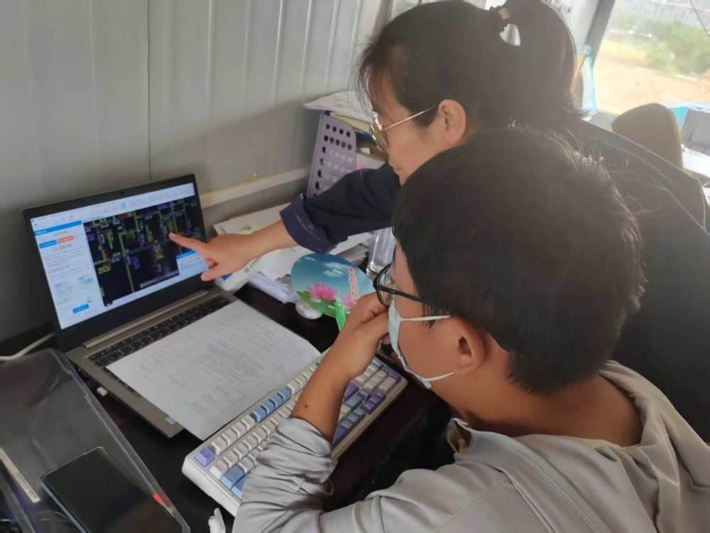 陜煤建設(shè)韓城分公司土建一項(xiàng)目部：巾幗力量綻芳華，鏗鏘玫瑰別樣紅