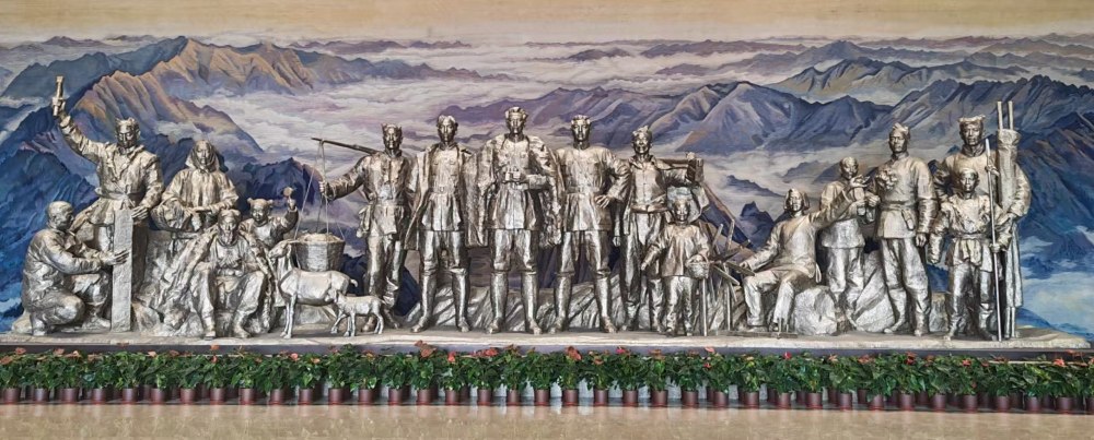 煤礦運營服務(wù)分公司：汲取歷史精神 鑄就實干擔(dān)當(dāng)