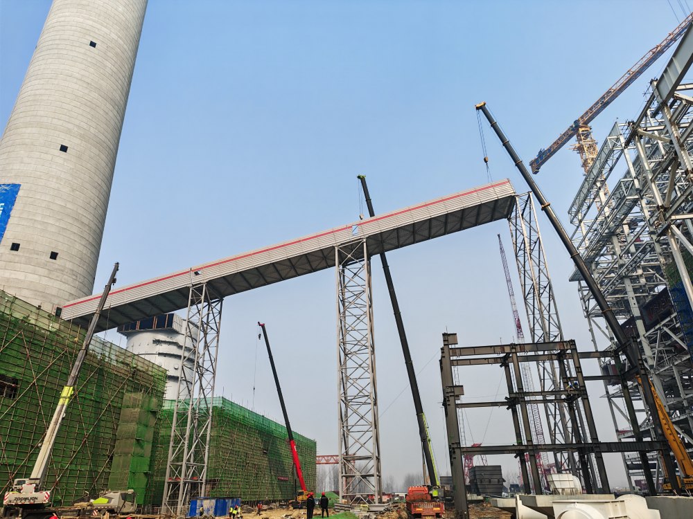突破“空中走廊”！陜煤建設(shè)韓城分公司土建十六項目部承建的陜煤信陽超超臨界工程裝配式輸煤棧橋建設(shè)再傳捷報