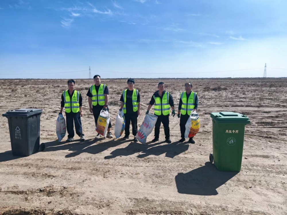 學雷鋒守初心 建功光伏暖戈壁